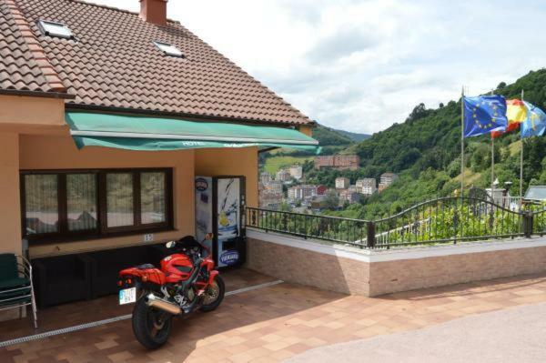 Hotel Ana Cangas De Narcea Extérieur photo