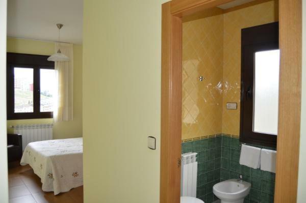 Hotel Ana Cangas De Narcea Extérieur photo